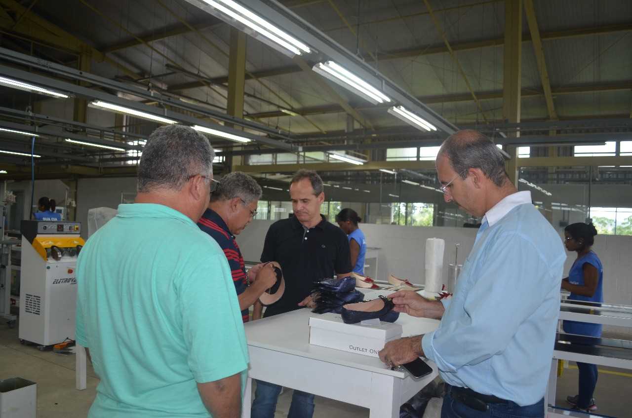 Prefeito Oziel é convidado para visitar a Fábrica de Calçados Sua Cia 